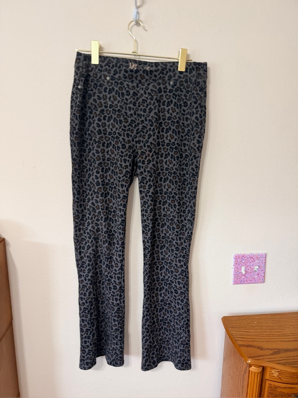 DG2 animal print leggings size M